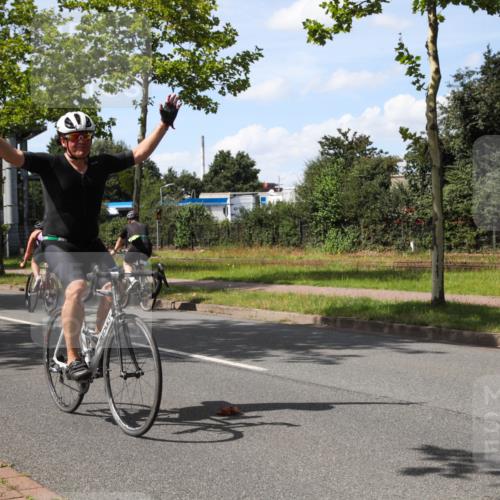 10.08.2025 - GEWOBA Citytriathlon Bremen Yannick Fuchs http://msf.ph/oto/8544048 10.08.2025 14:41:57 Radfahren 56, 209, 213, 235, 246, 250, 262, 317, 478, 480 meine-sportfotos.de