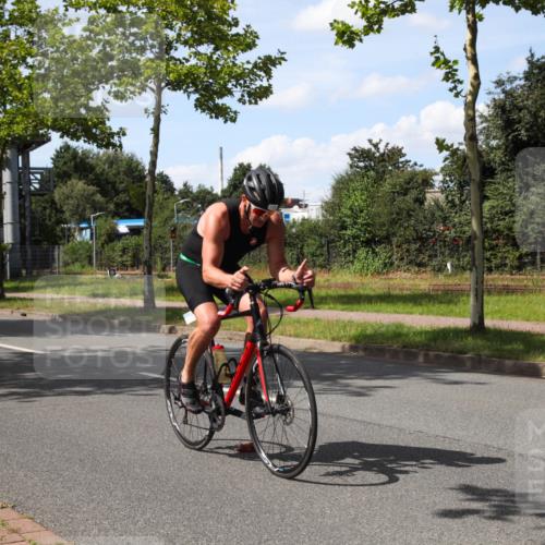 10.08.2025 - GEWOBA Citytriathlon Bremen Yannick Fuchs http://msf.ph/oto/8544055 10.08.2025 14:42:00 Radfahren 56, 209, 213, 235, 246, 250, 262, 317, 478, 480 meine-sportfotos.de