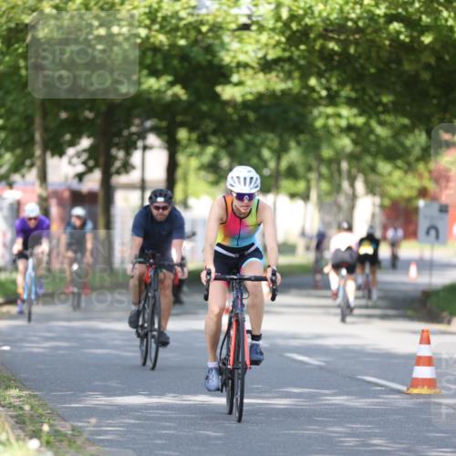 10.08.2025 - GEWOBA Citytriathlon Bremen Yannick Fuchs http://msf.ph/oto/8544064 10.08.2025 10:55:51 Radfahren 93, 117, 207, 444, 480, 485 meine-sportfotos.de