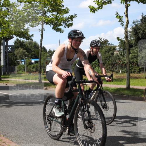 10.08.2025 - GEWOBA Citytriathlon Bremen Yannick Fuchs http://msf.ph/oto/8544065 10.08.2025 14:42:07 Radfahren 56, 145, 213, 235, 246, 250 meine-sportfotos.de