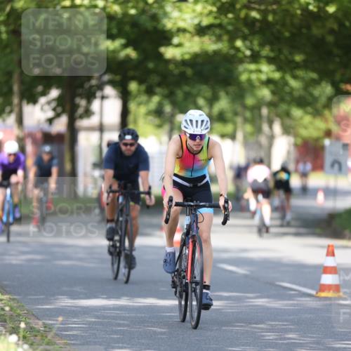 10.08.2025 - GEWOBA Citytriathlon Bremen Yannick Fuchs http://msf.ph/oto/8544066 10.08.2025 10:55:51 Radfahren 93, 117, 207, 444, 480, 485 meine-sportfotos.de