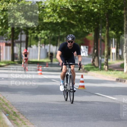 10.08.2025 - GEWOBA Citytriathlon Bremen Yannick Fuchs http://msf.ph/oto/8544067 10.08.2025 12:53:15 Radfahren 570, 734, 759, 833, 872, 895 meine-sportfotos.de