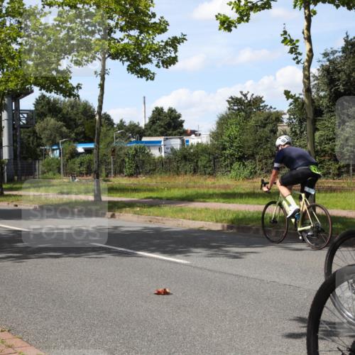 10.08.2025 - GEWOBA Citytriathlon Bremen Yannick Fuchs http://msf.ph/oto/8544068 10.08.2025 14:42:07 Radfahren 56, 145, 213, 235, 246, 250 meine-sportfotos.de