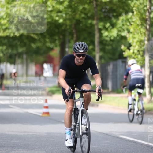 10.08.2025 - GEWOBA Citytriathlon Bremen Yannick Fuchs http://msf.ph/oto/8544074 10.08.2025 12:53:15 Radfahren 570, 734, 759, 833, 872, 895 meine-sportfotos.de