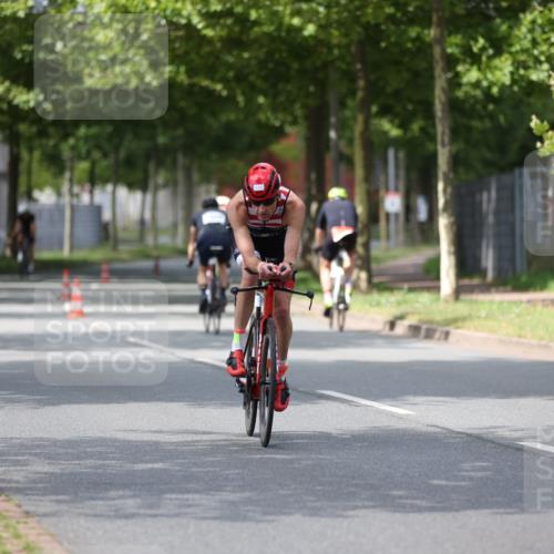 10.08.2025 - GEWOBA Citytriathlon Bremen Yannick Fuchs http://msf.ph/oto/8544087 10.08.2025 12:53:18 Radfahren 570, 734, 759, 833, 872, 902, 966 meine-sportfotos.de