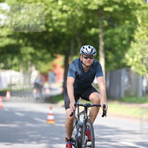 10.08.2025 - GEWOBA Citytriathlon Bremen Yannick Fuchs http://msf.ph/oto/8544089 10.08.2025 10:55:56 Radfahren 69, 93, 117, 119, 207, 466, 480, 485 meine-sportfotos.de