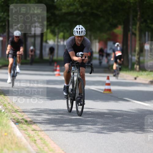 10.08.2025 - GEWOBA Citytriathlon Bremen Yannick Fuchs http://msf.ph/oto/8544107 10.08.2025 12:53:23 Radfahren 570, 631, 734, 759, 872, 902, 933, 966 meine-sportfotos.de