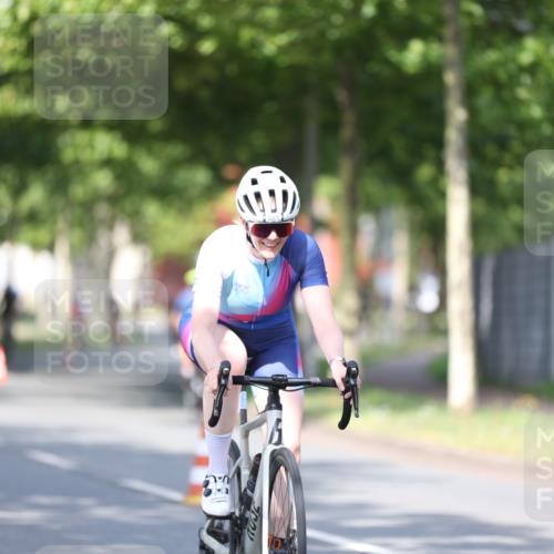10.08.2025 - GEWOBA Citytriathlon Bremen Yannick Fuchs http://msf.ph/oto/8544110 10.08.2025 10:56:01 Radfahren 69, 93, 99, 119, 207, 466, 485, 497 meine-sportfotos.de