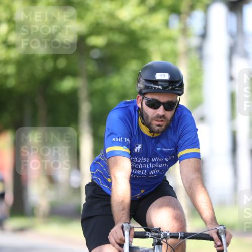 10.08.2025 - GEWOBA Citytriathlon Bremen Yannick Fuchs http://msf.ph/oto/8544149 10.08.2025 10:56:09 Radfahren 69, 99, 119, 429, 464, 466, 485, 497 meine-sportfotos.de