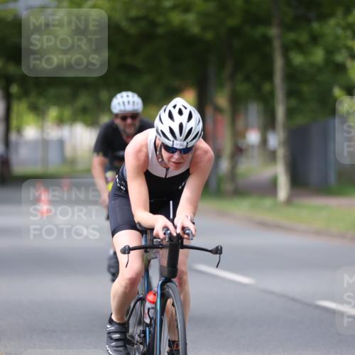 10.08.2025 - GEWOBA Citytriathlon Bremen Yannick Fuchs http://msf.ph/oto/8544150 10.08.2025 12:53:29 Radfahren 570, 631, 734, 759, 872, 902, 933, 966, 1035 meine-sportfotos.de