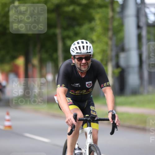 10.08.2025 - GEWOBA Citytriathlon Bremen Yannick Fuchs http://msf.ph/oto/8544152 10.08.2025 12:53:30 Radfahren 570, 631, 759, 872, 902, 933, 966, 1035 meine-sportfotos.de