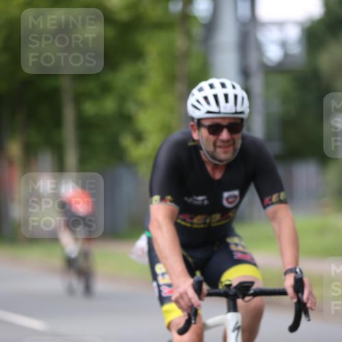 10.08.2025 - GEWOBA Citytriathlon Bremen Yannick Fuchs http://msf.ph/oto/8544156 10.08.2025 12:53:30 Radfahren 570, 631, 759, 872, 902, 933, 966, 1035 meine-sportfotos.de