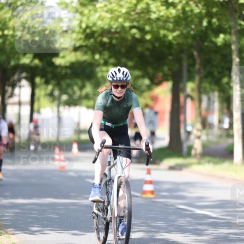 10.08.2025 - GEWOBA Citytriathlon Bremen Yannick Fuchs http://msf.ph/oto/8544159 10.08.2025 10:56:10 Radfahren 69, 99, 119, 429, 464, 466, 485, 497 meine-sportfotos.de