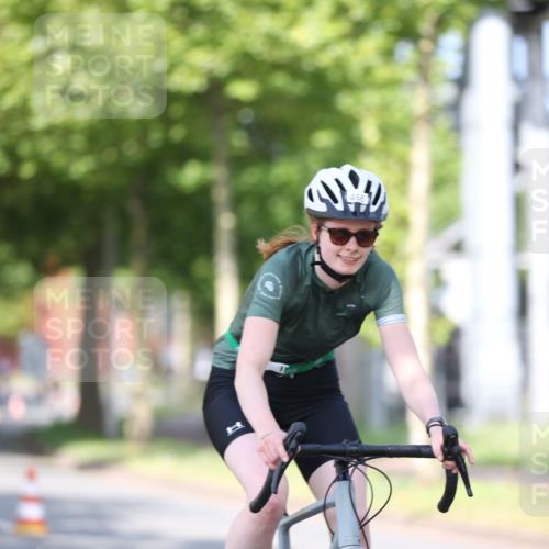 10.08.2025 - GEWOBA Citytriathlon Bremen Yannick Fuchs http://msf.ph/oto/8544163 10.08.2025 10:56:11 Radfahren 69, 99, 119, 401, 429, 464, 466, 485, 497 meine-sportfotos.de