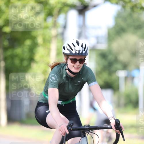 10.08.2025 - GEWOBA Citytriathlon Bremen Yannick Fuchs http://msf.ph/oto/8544166 10.08.2025 10:56:11 Radfahren 69, 99, 119, 401, 429, 464, 466, 485, 497 meine-sportfotos.de