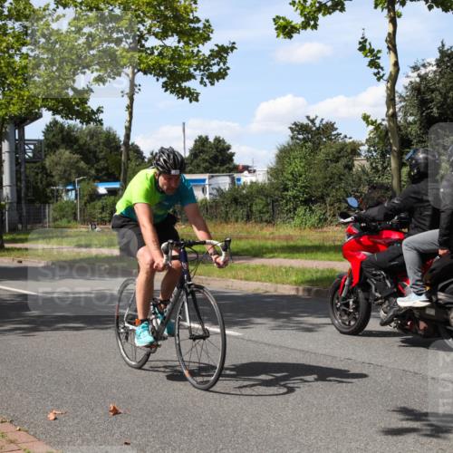 10.08.2025 - GEWOBA Citytriathlon Bremen Yannick Fuchs http://msf.ph/oto/8544183 10.08.2025 14:47:17 Radfahren 140, 220 meine-sportfotos.de