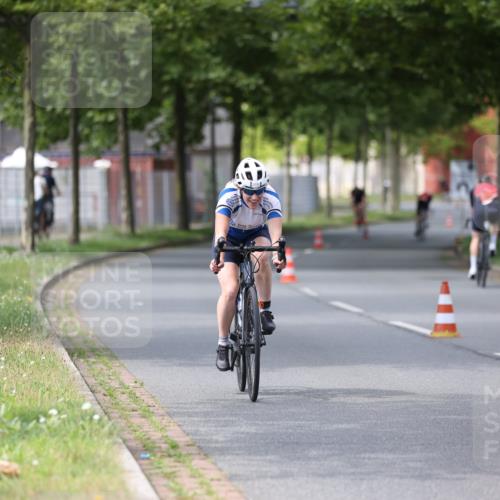 10.08.2025 - GEWOBA Citytriathlon Bremen Yannick Fuchs http://msf.ph/oto/8544201 10.08.2025 12:53:36 Radfahren 631, 739, 759, 872, 902, 933, 966, 1035 meine-sportfotos.de