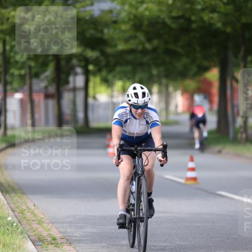 10.08.2025 - GEWOBA Citytriathlon Bremen Yannick Fuchs http://msf.ph/oto/8544207 10.08.2025 12:53:37 Radfahren 631, 739, 759, 902, 933, 966, 1035 meine-sportfotos.de