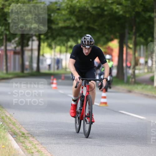 10.08.2025 - GEWOBA Citytriathlon Bremen Yannick Fuchs http://msf.ph/oto/8544217 10.08.2025 12:53:45 Radfahren 631, 739, 933, 1035 meine-sportfotos.de