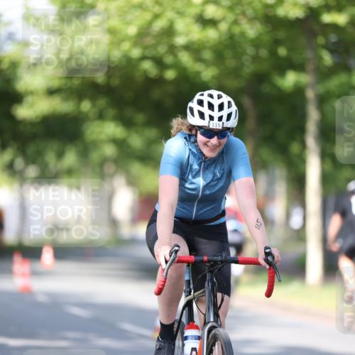10.08.2025 - GEWOBA Citytriathlon Bremen Yannick Fuchs http://msf.ph/oto/8544227 10.08.2025 10:56:26 Radfahren 31, 115, 401, 429, 464 meine-sportfotos.de