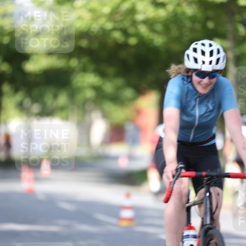 10.08.2025 - GEWOBA Citytriathlon Bremen Yannick Fuchs http://msf.ph/oto/8544230 10.08.2025 10:56:26 Radfahren 31, 115, 401, 429, 464 meine-sportfotos.de