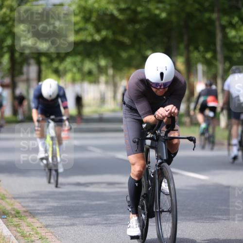 10.08.2025 - GEWOBA Citytriathlon Bremen Yannick Fuchs http://msf.ph/oto/8544236 10.08.2025 12:54:02 Radfahren 742, 750, 797, 1006, 1032, 1039 meine-sportfotos.de