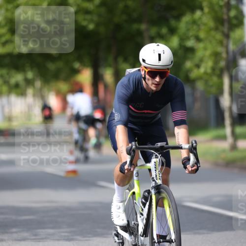 10.08.2025 - GEWOBA Citytriathlon Bremen Yannick Fuchs http://msf.ph/oto/8544245 10.08.2025 12:54:03 Radfahren 742, 750, 797, 1006, 1032, 1039 meine-sportfotos.de