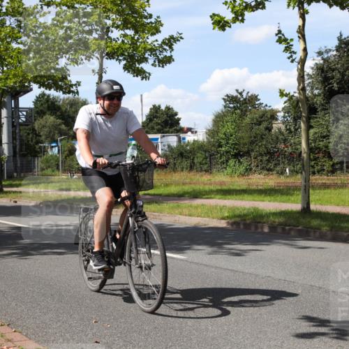 10.08.2025 - GEWOBA Citytriathlon Bremen Yannick Fuchs http://msf.ph/oto/8544247 10.08.2025 14:48:20 Radfahren 189, 196, 350, 447, 457 meine-sportfotos.de