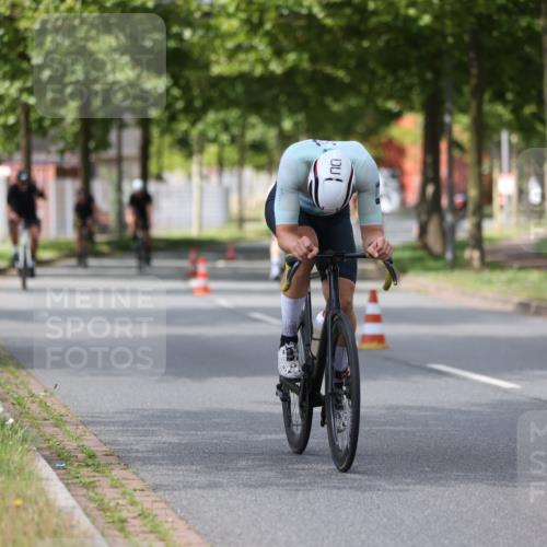 10.08.2025 - GEWOBA Citytriathlon Bremen Yannick Fuchs http://msf.ph/oto/8544253 10.08.2025 12:54:05 Radfahren 742, 750, 797, 1006, 1032, 1039 meine-sportfotos.de