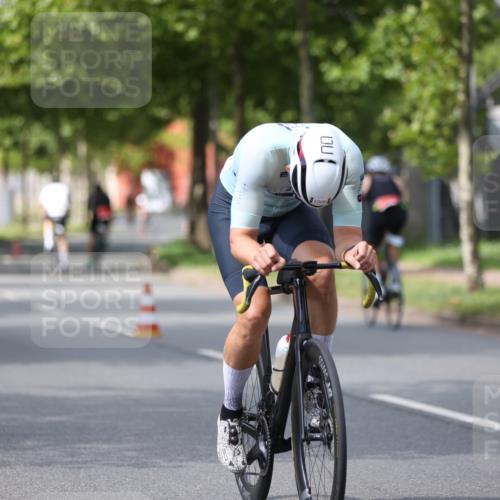 10.08.2025 - GEWOBA Citytriathlon Bremen Yannick Fuchs http://msf.ph/oto/8544260 10.08.2025 12:54:05 Radfahren 742, 750, 797, 1006, 1032, 1039 meine-sportfotos.de