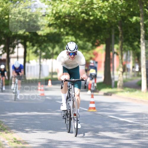 10.08.2025 - GEWOBA Citytriathlon Bremen Yannick Fuchs http://msf.ph/oto/8544271 10.08.2025 10:56:38 Radfahren 31, 67, 203, 447, 455 meine-sportfotos.de