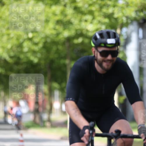 10.08.2025 - GEWOBA Citytriathlon Bremen Yannick Fuchs http://msf.ph/oto/8544274 10.08.2025 12:54:09 Radfahren 707, 740, 742, 750, 797, 1006, 1032, 1039 meine-sportfotos.de