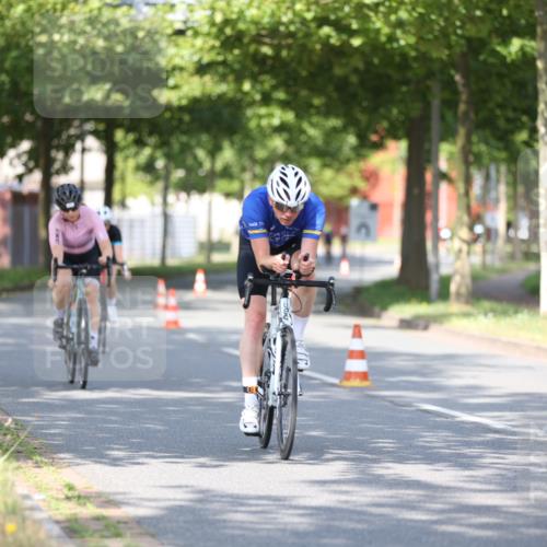 10.08.2025 - GEWOBA Citytriathlon Bremen Yannick Fuchs http://msf.ph/oto/8544283 10.08.2025 10:56:40 Radfahren 31, 67, 145, 203, 447, 455 meine-sportfotos.de