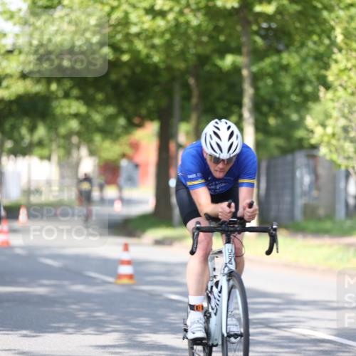 10.08.2025 - GEWOBA Citytriathlon Bremen Yannick Fuchs http://msf.ph/oto/8544289 10.08.2025 10:56:41 Radfahren 31, 67, 145, 203, 447, 455, 501 meine-sportfotos.de