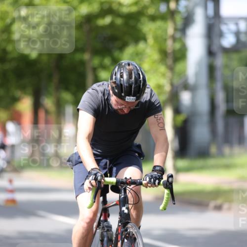 10.08.2025 - GEWOBA Citytriathlon Bremen Yannick Fuchs http://msf.ph/oto/8544294 10.08.2025 12:54:12 Radfahren 618, 707, 740, 742, 750, 797, 1006, 1032, 1039 meine-sportfotos.de