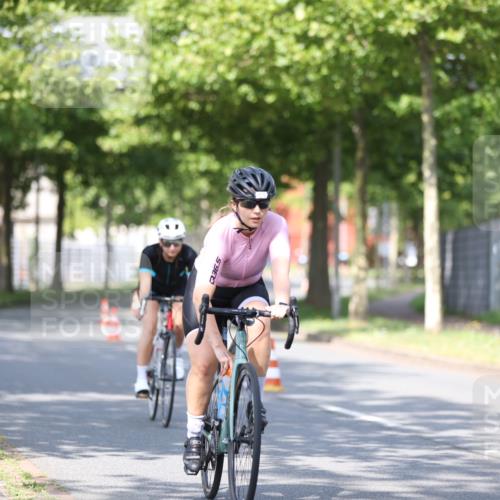 10.08.2025 - GEWOBA Citytriathlon Bremen Yannick Fuchs http://msf.ph/oto/8544300 10.08.2025 10:56:42 Radfahren 31, 67, 145, 203, 447, 455, 501 meine-sportfotos.de