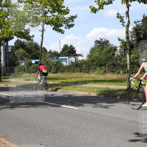 10.08.2025 - GEWOBA Citytriathlon Bremen Yannick Fuchs http://msf.ph/oto/8544317 10.08.2025 14:48:54 Radfahren 179, 181, 276, 318, 351, 365, 389, 403, 426, 487 meine-sportfotos.de