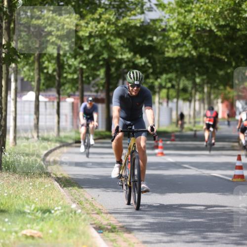 10.08.2025 - GEWOBA Citytriathlon Bremen Yannick Fuchs http://msf.ph/oto/8544326 10.08.2025 12:54:19 Radfahren 582, 618, 707, 740, 742, 750, 789, 1006, 1039 meine-sportfotos.de