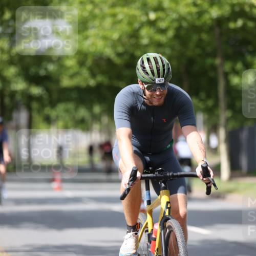 10.08.2025 - GEWOBA Citytriathlon Bremen Yannick Fuchs http://msf.ph/oto/8544336 10.08.2025 12:54:20 Radfahren 580, 582, 618, 707, 740, 742, 750, 789, 1006, 1039 meine-sportfotos.de