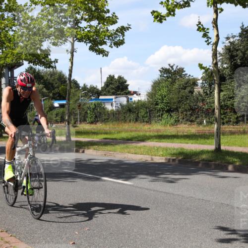 10.08.2025 - GEWOBA Citytriathlon Bremen Yannick Fuchs http://msf.ph/oto/8544337 10.08.2025 14:49:09 Radfahren 318, 351, 373, 401, 403 meine-sportfotos.de