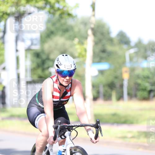 10.08.2025 - GEWOBA Citytriathlon Bremen Yannick Fuchs http://msf.ph/oto/8544338 10.08.2025 10:56:56 Radfahren 5, 101, 145, 454, 501 meine-sportfotos.de
