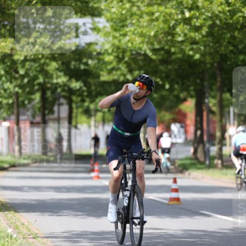 10.08.2025 - GEWOBA Citytriathlon Bremen Yannick Fuchs http://msf.ph/oto/8544346 10.08.2025 12:54:21 Radfahren 580, 582, 618, 707, 740, 742, 750, 789, 826, 1006, 1039 meine-sportfotos.de