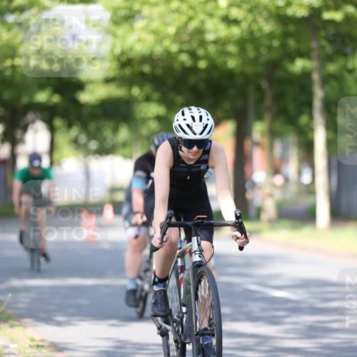 10.08.2025 - GEWOBA Citytriathlon Bremen Yannick Fuchs http://msf.ph/oto/8544351 10.08.2025 10:57:05 Radfahren 5, 77, 101, 145, 233, 454, 501 meine-sportfotos.de