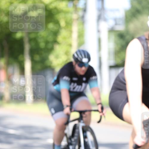 10.08.2025 - GEWOBA Citytriathlon Bremen Yannick Fuchs http://msf.ph/oto/8544359 10.08.2025 10:57:06 Radfahren 5, 77, 101, 233, 454, 501 meine-sportfotos.de