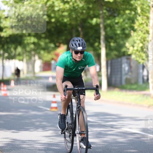 10.08.2025 - GEWOBA Citytriathlon Bremen Yannick Fuchs http://msf.ph/oto/8544365 10.08.2025 10:57:07 Radfahren 5, 77, 101, 233, 454 meine-sportfotos.de