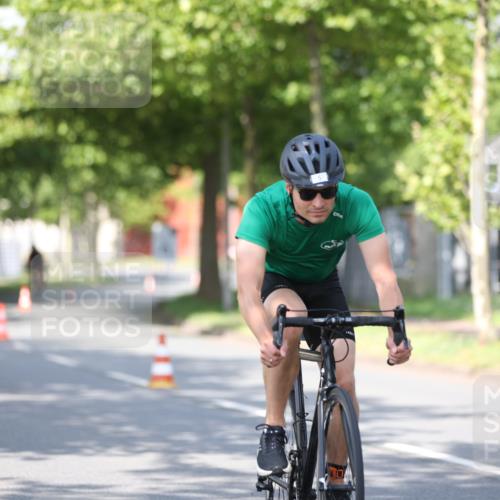 10.08.2025 - GEWOBA Citytriathlon Bremen Yannick Fuchs http://msf.ph/oto/8544368 10.08.2025 10:57:07 Radfahren 5, 77, 101, 233, 454 meine-sportfotos.de