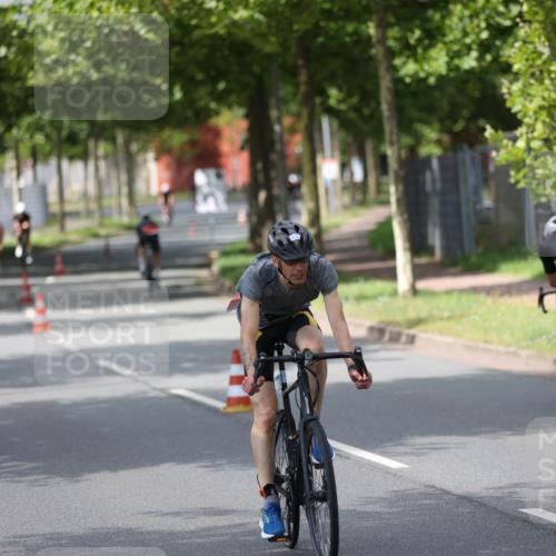10.08.2025 - GEWOBA Citytriathlon Bremen Yannick Fuchs http://msf.ph/oto/8544392 10.08.2025 12:54:34 Radfahren 580, 582, 618, 634, 736, 783, 789, 790, 826 meine-sportfotos.de