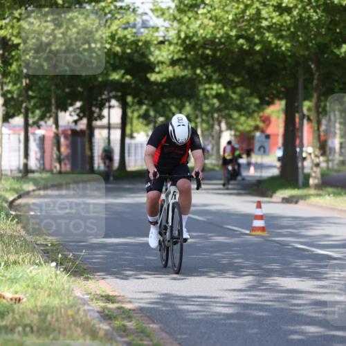 10.08.2025 - GEWOBA Citytriathlon Bremen Yannick Fuchs http://msf.ph/oto/8544402 10.08.2025 10:57:36 Radfahren 35, 159, 215, 435, 458 meine-sportfotos.de