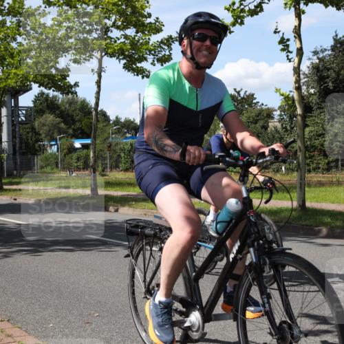 10.08.2025 - GEWOBA Citytriathlon Bremen Yannick Fuchs http://msf.ph/oto/8544411 10.08.2025 14:49:57 Radfahren 120, 169, 193, 293, 305, 322, 356, 400, 407, 509 meine-sportfotos.de