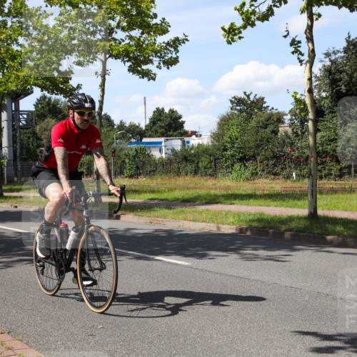 10.08.2025 - GEWOBA Citytriathlon Bremen Yannick Fuchs http://msf.ph/oto/8544414 10.08.2025 14:49:58 Radfahren 120, 169, 193, 293, 305, 322, 356, 400, 407, 509 meine-sportfotos.de